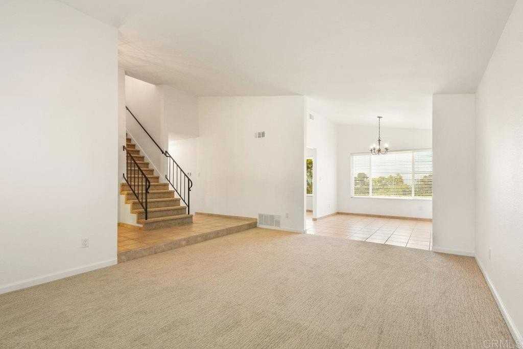 1582 Crown Point Ct - Photo 6 of 34