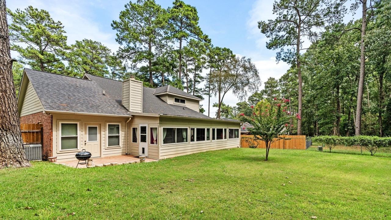 13867 Ventura Rd - Photo 3 of 48