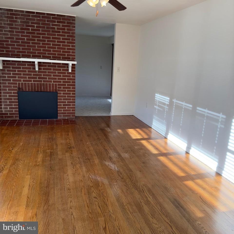 60 Central Square Dr - Photo 4 of 11