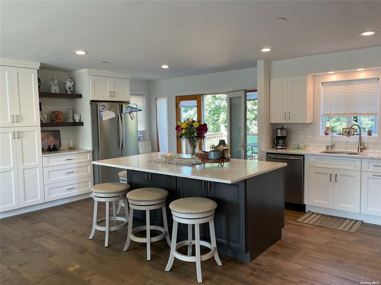 471 E Hudson St - Photo 3 of 19