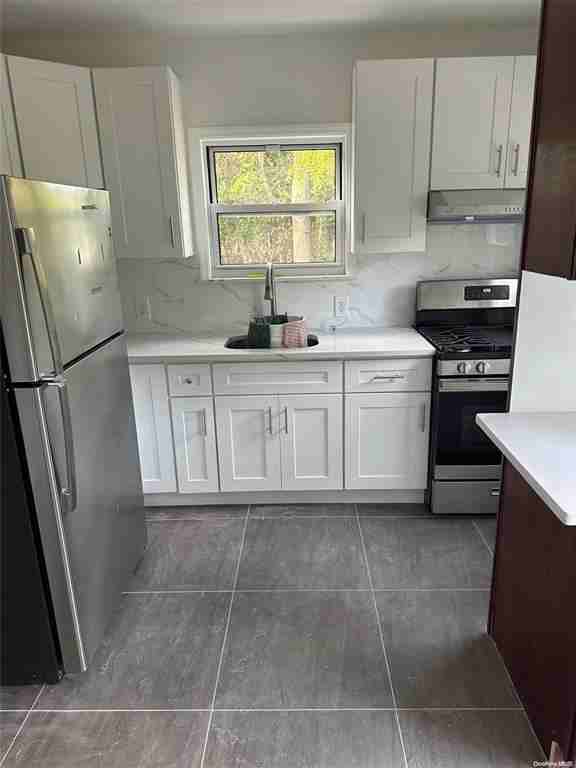 35 Catherine St - Photo 3 of 8