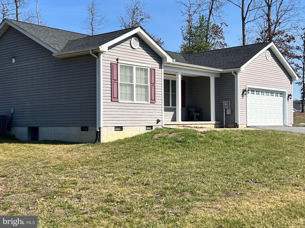 345 Executive Way - Photo 3 of 48