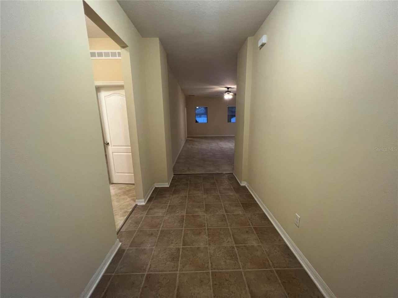 1013 Evans Loop - Photo 5 of 21