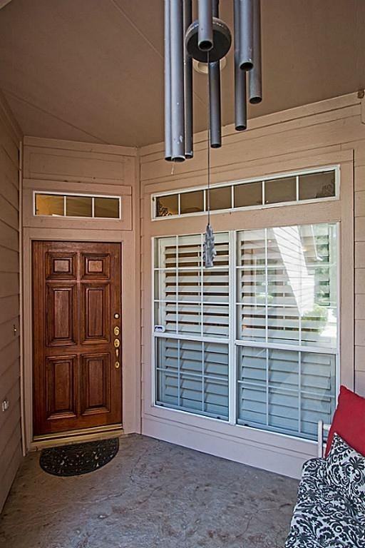 26 Alderon Woods Pl - Photo 3 of 31