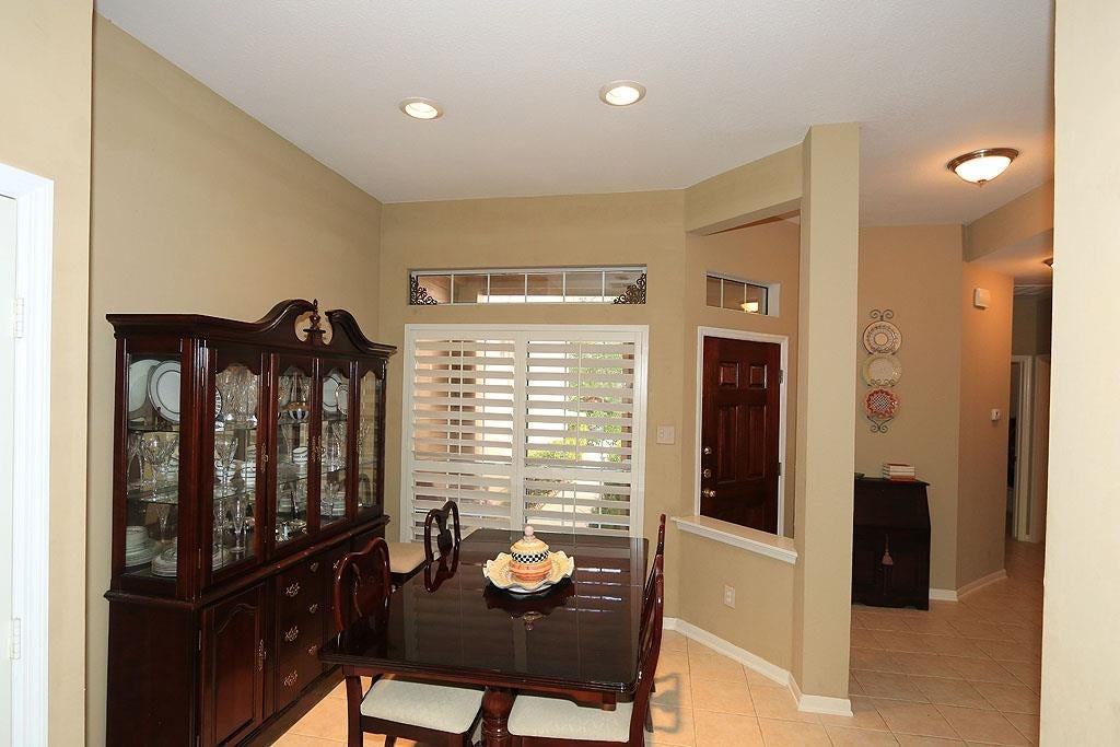 26 Alderon Woods Pl - Photo 5 of 31