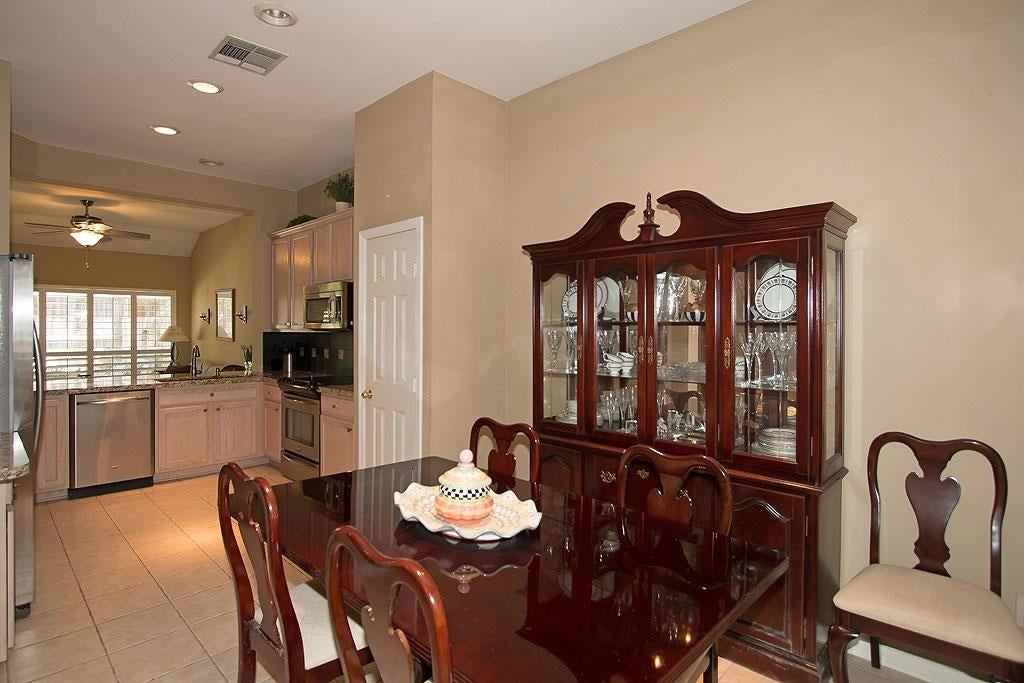 26 Alderon Woods Pl - Photo 6 of 31