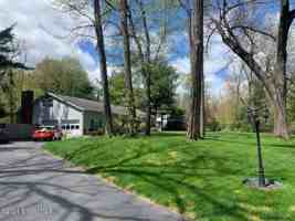 featured image of 10 Huckleberry Ln