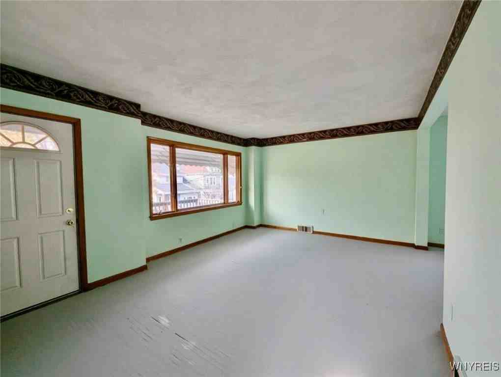 27 Hoerner Ave - Photo 6 of 22