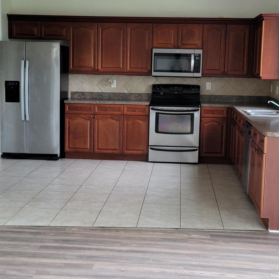 5420 Nw Emblem St - Photo 7 of 9