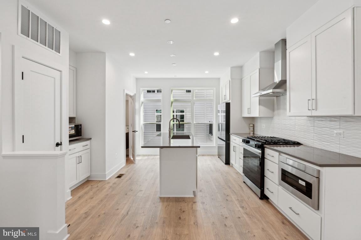 2116 Tysons Ridgeline Rd - Photo 3 of 25