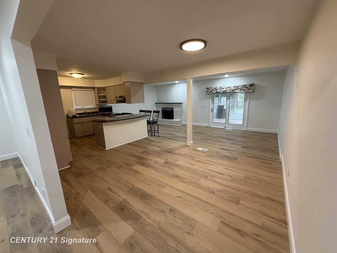 320 Holland Rd - Photo 3 of 9