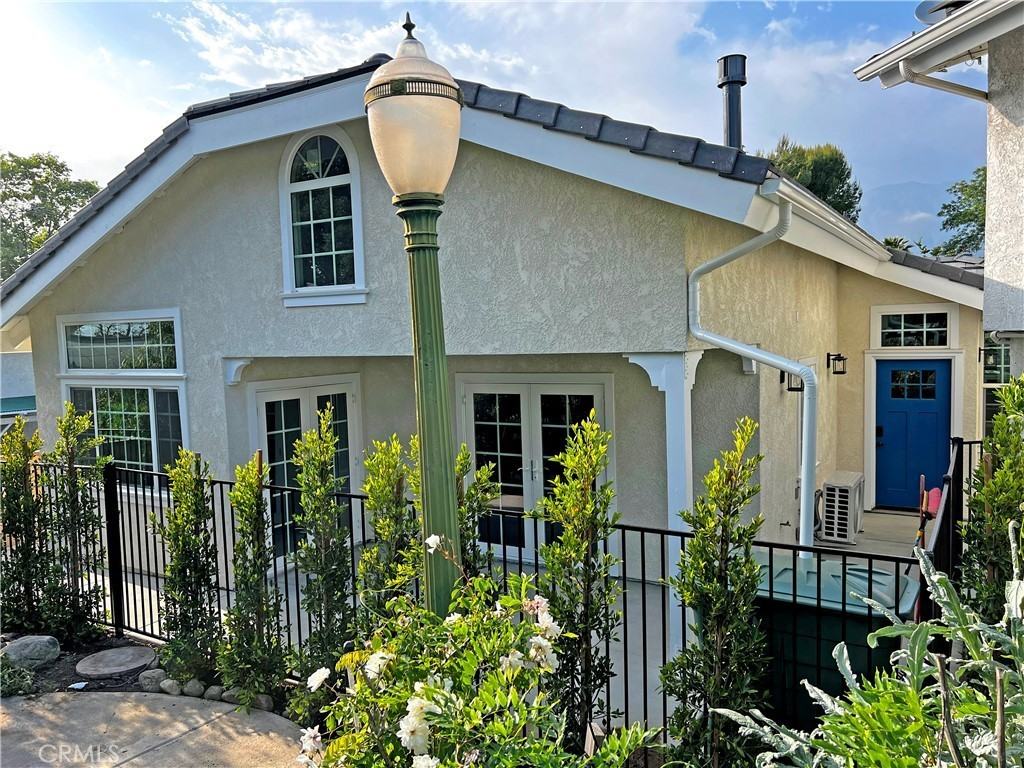 358 Duchesne Ct - Photo 2 of 37