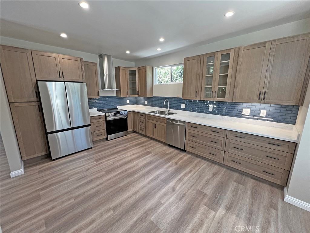 358 Duchesne Ct - Photo 5 of 37