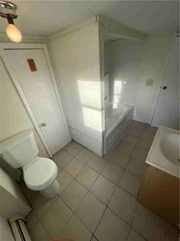 270 Langdon St - Photo 3 of 9