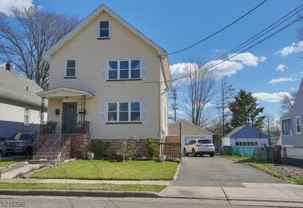 926 Bergen Ave - Photo 1 of 1