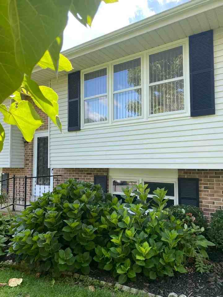 608 Beach St - Photo 2 of 36