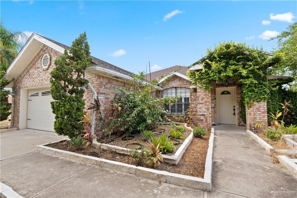 2203 E 19th St - Photo 2 of 21