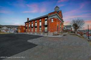 featured image of 633 Main St