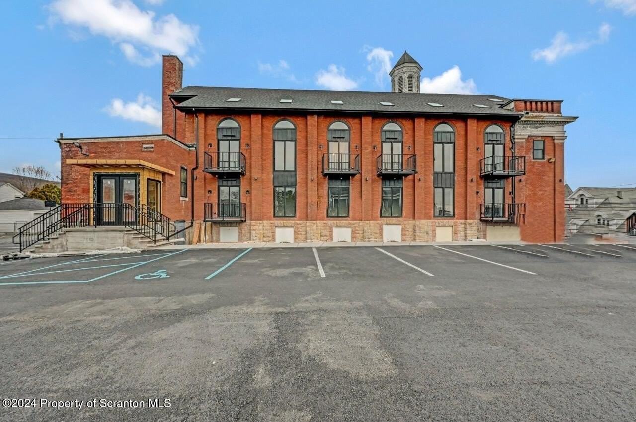 633 Main St - Photo 2 of 50