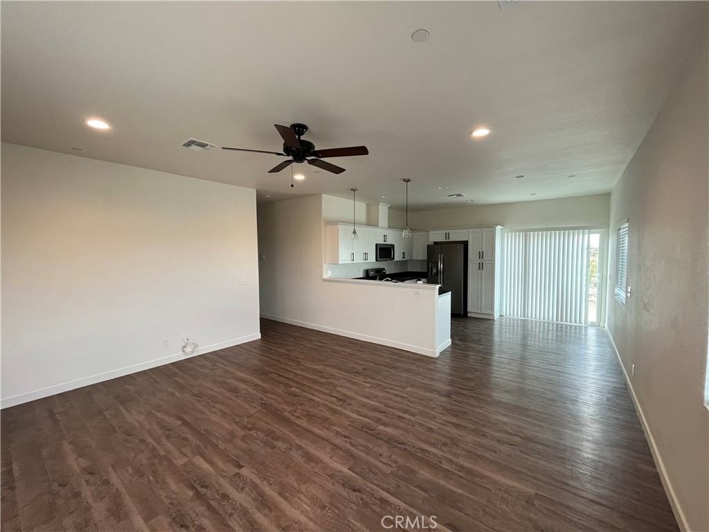 6509 29 Palms Hwy - Photo 3 of 12