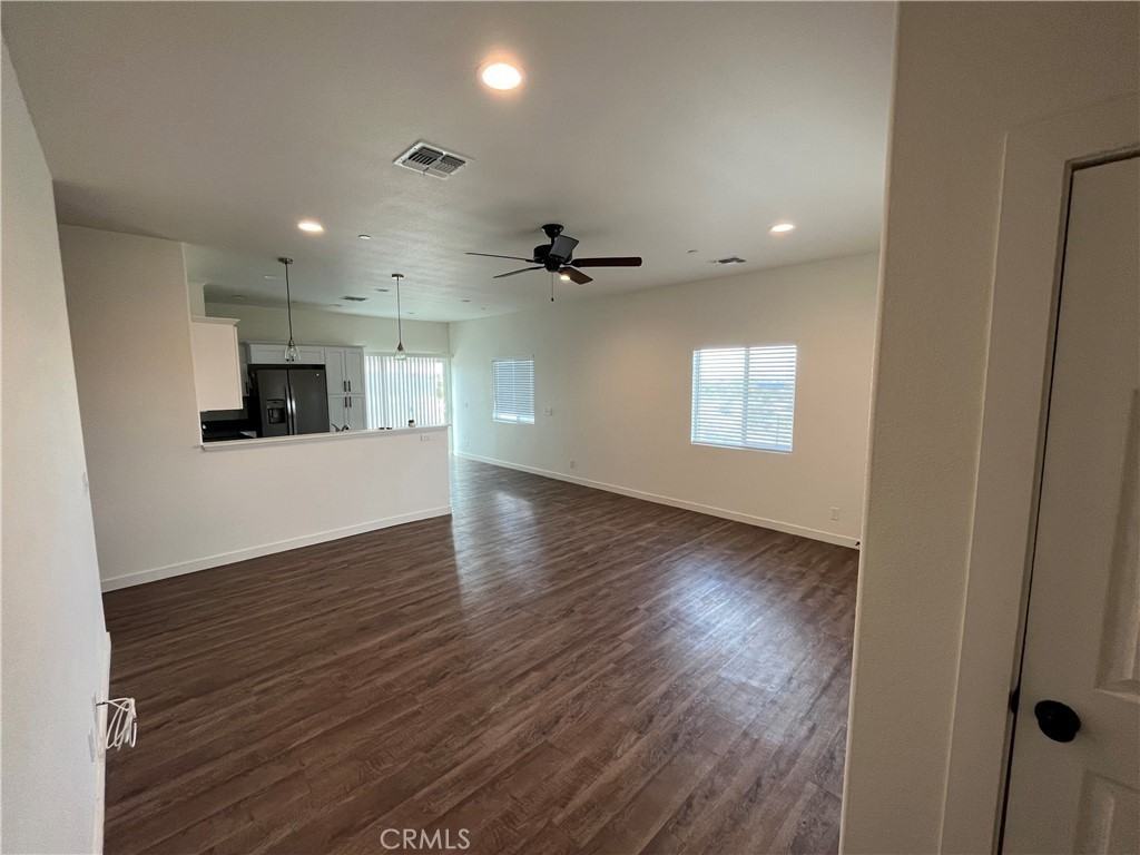 6509 29 Palms Hwy - Photo 4 of 12