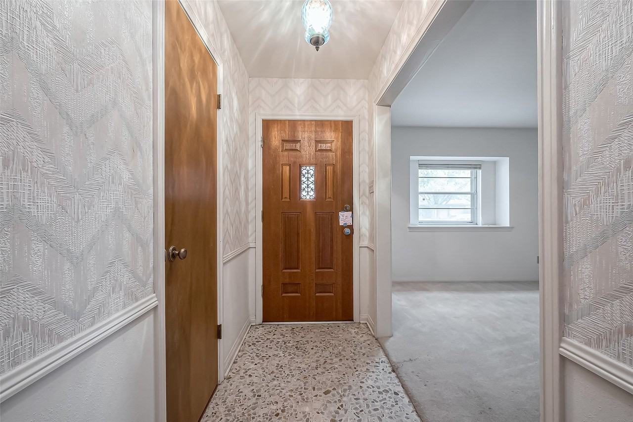 8334 Concho Street - Photo 4 of 38