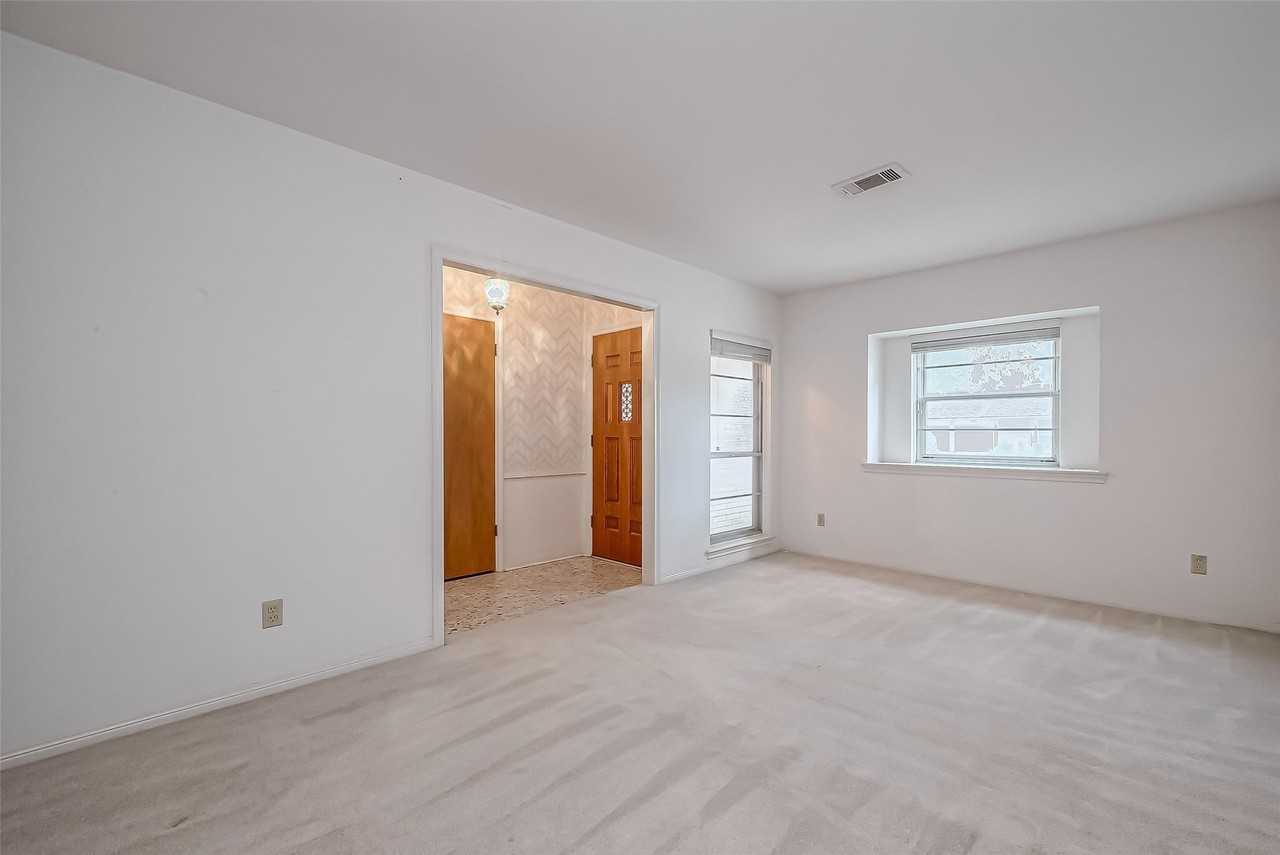 8334 Concho Street - Photo 6 of 38