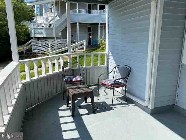 201 Brighton Ct - Photo 3 of 13