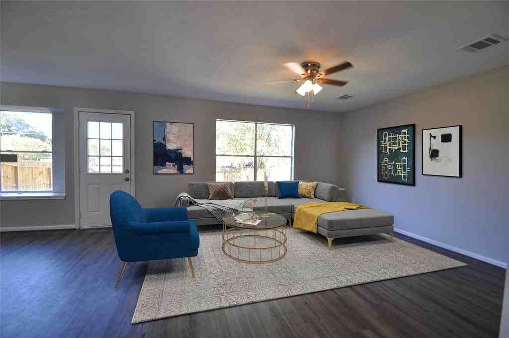 2113 Whittier Dr - Photo 3 of 40