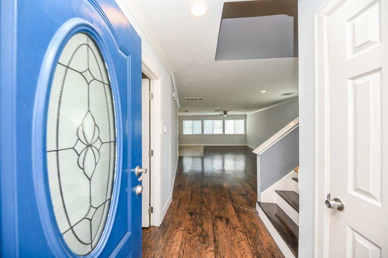 20918 Torrence Falls Court - Photo 4 of 32