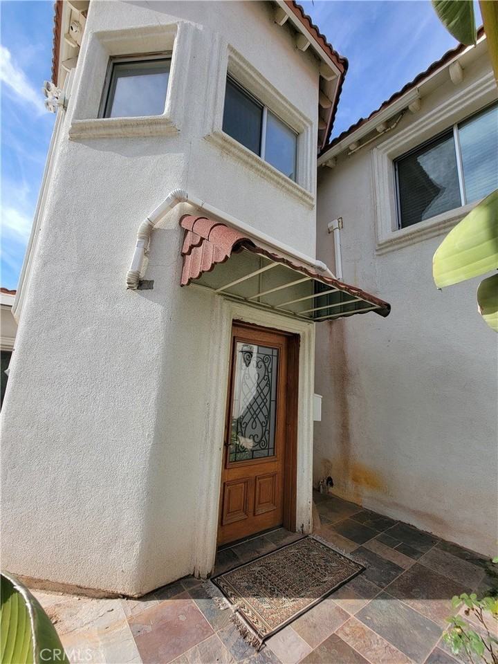 18764 Consul Ave - Photo 4 of 40