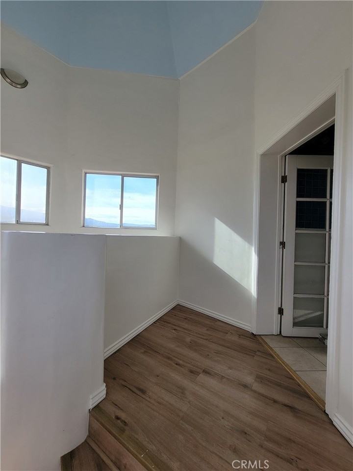 18764 Consul Ave - Photo 6 of 40