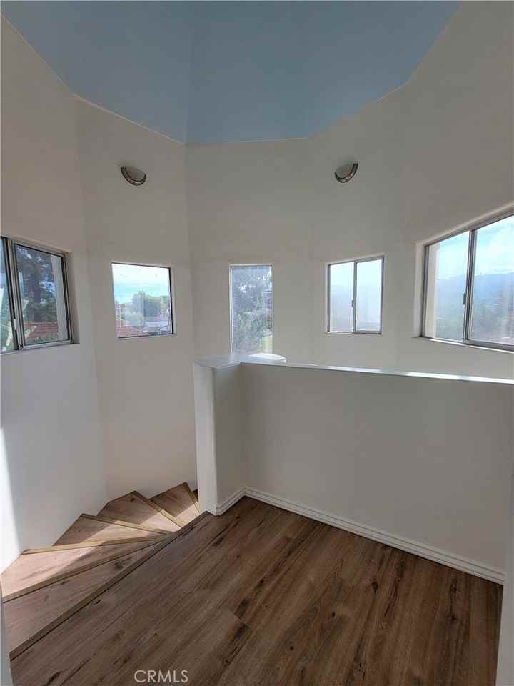 18764 Consul Ave - Photo 7 of 40