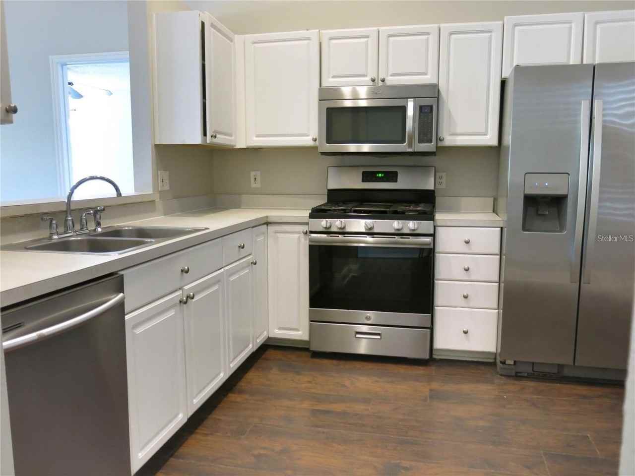 4185 Shadow Creek Cir - Photo 2 of 19