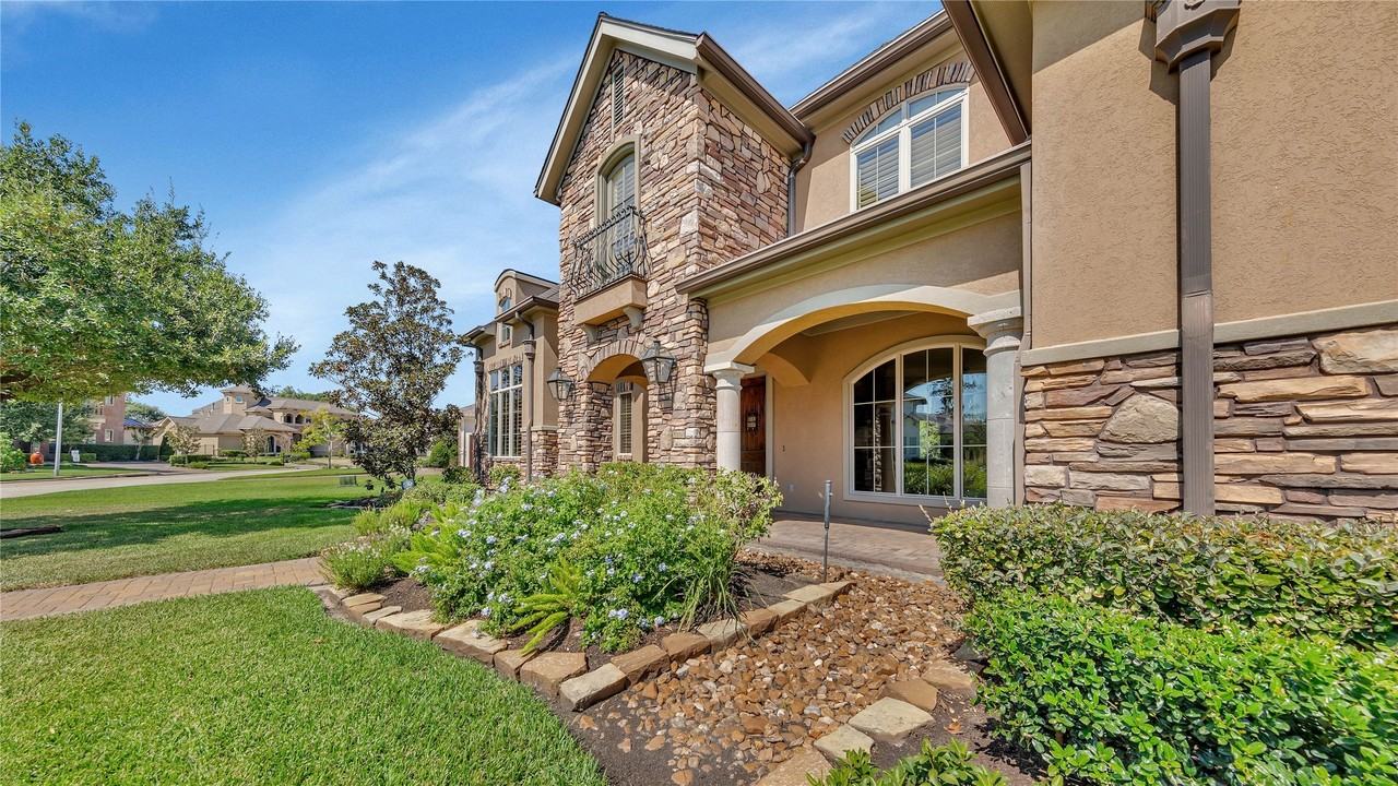 24918 Fort Augusta Dr - Photo 2 of 42