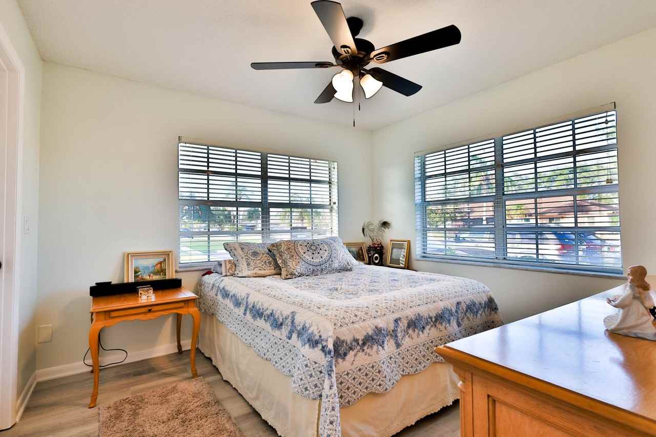 5847 Summerfield Ct - Photo 2 of 17