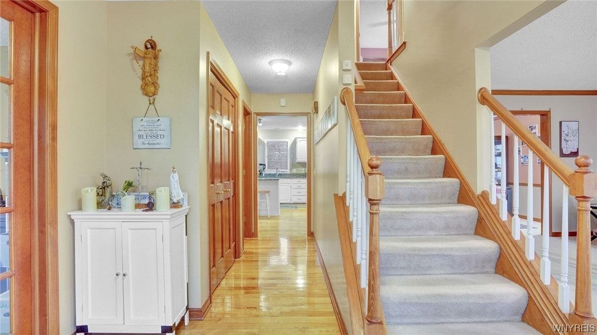 83 Huntingwood Dr - Photo 6 of 50