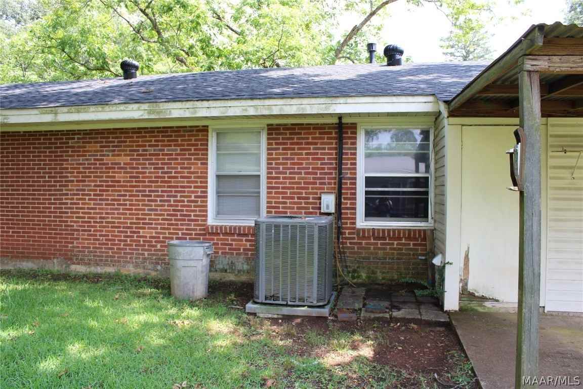 1807 Austin St - Photo 3 of 12