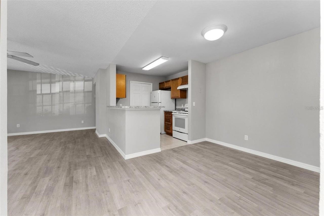 6160 Westgate Dr - Photo 3 of 29