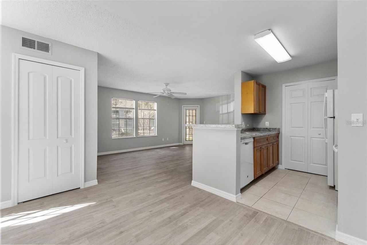 6160 Westgate Dr - Photo 4 of 29