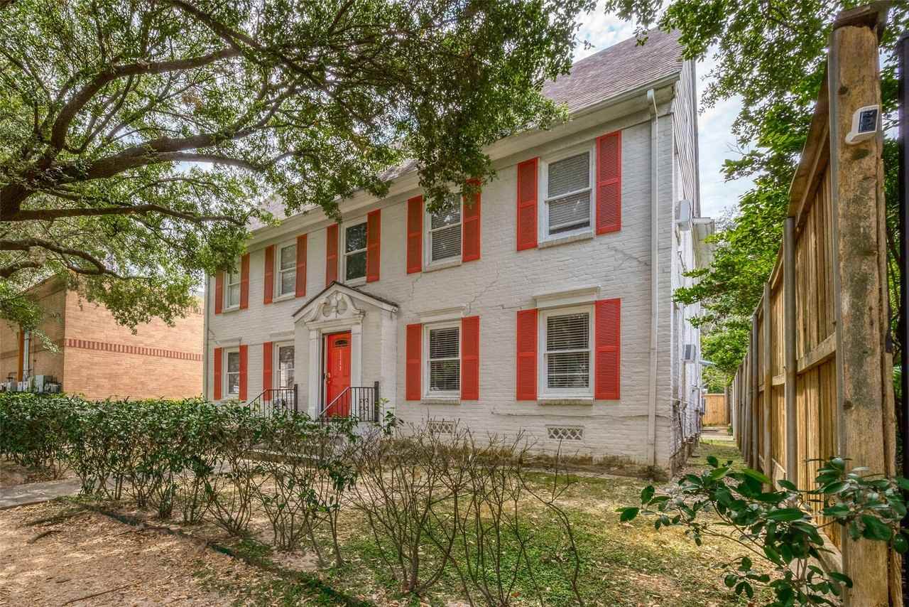 1111 Banks St - Photo 5 of 29