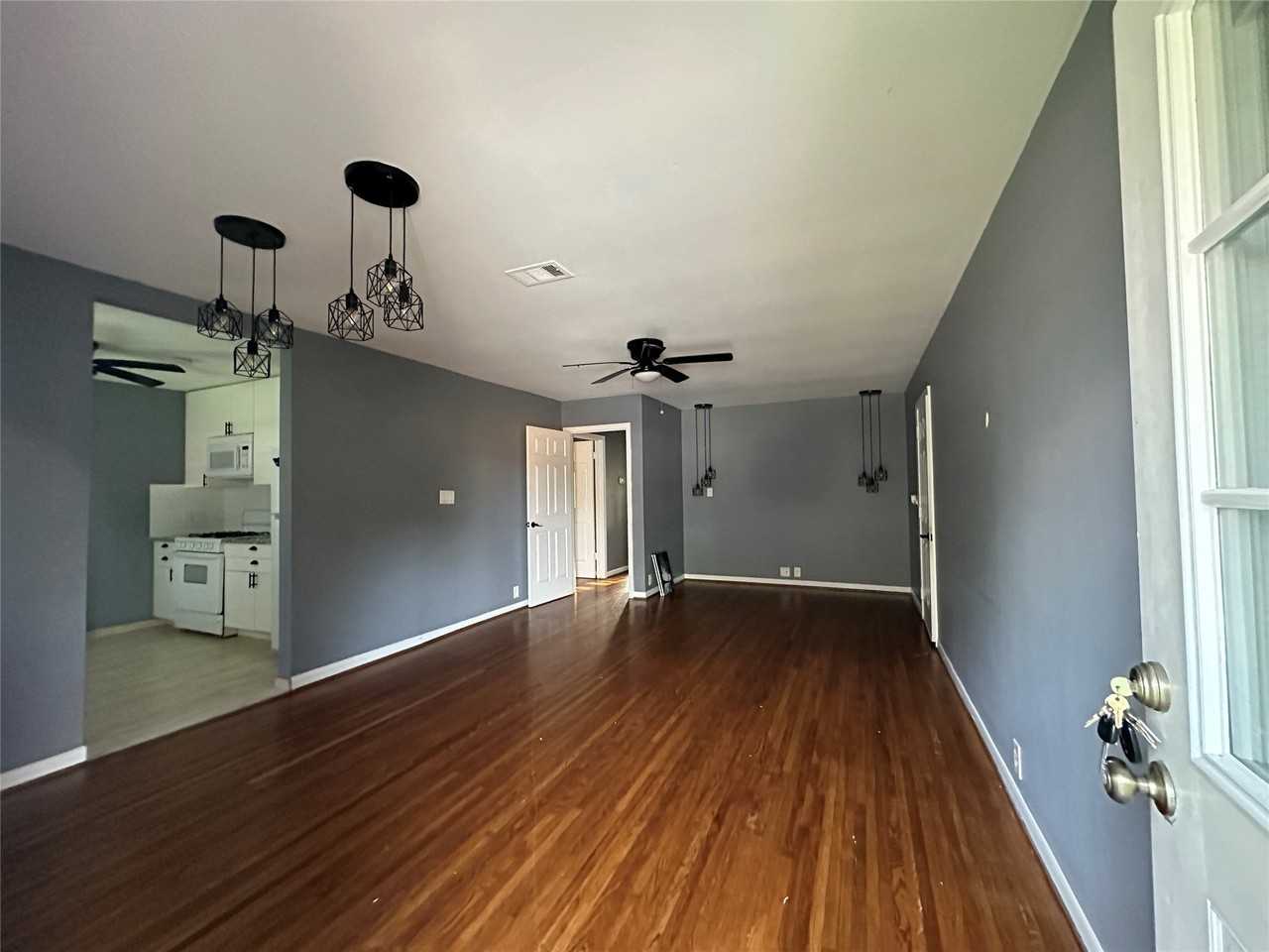 511 Guyer Street - Photo 7 of 37