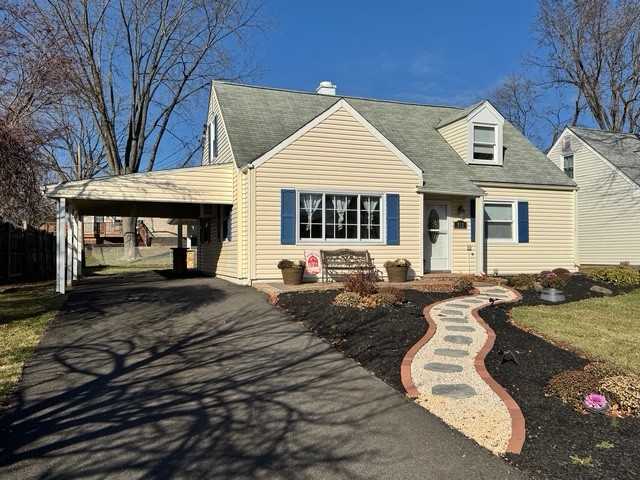 712 Preston Ln - Photo 2 of 17
