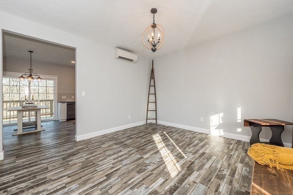 260 Main St - Photo 5 of 22