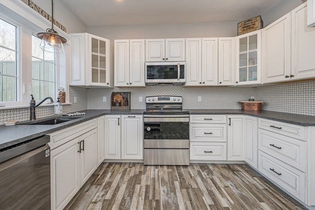 260 Main St - Photo 7 of 22