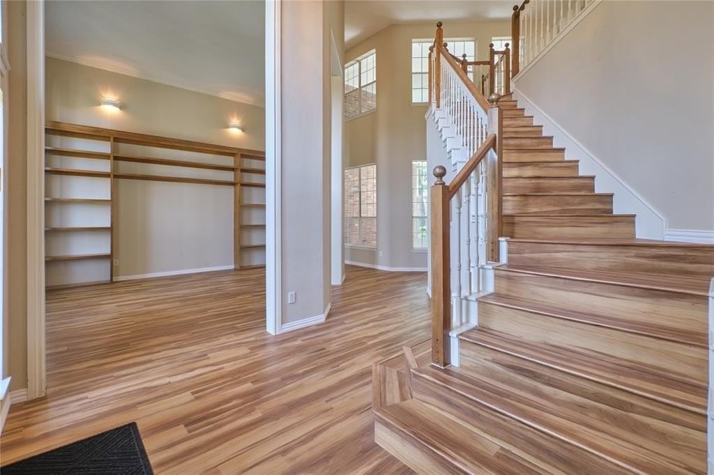 5608 New Castle Dr - Photo 2 of 24