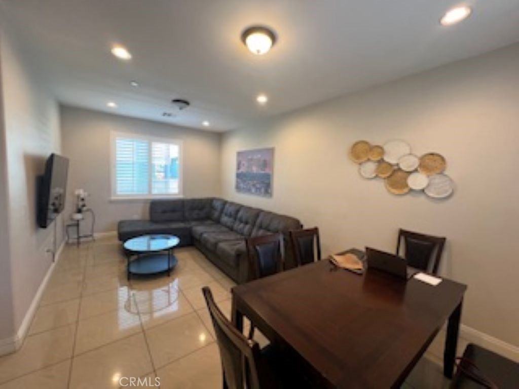 2445 Tamora Ave - Photo 3 of 21