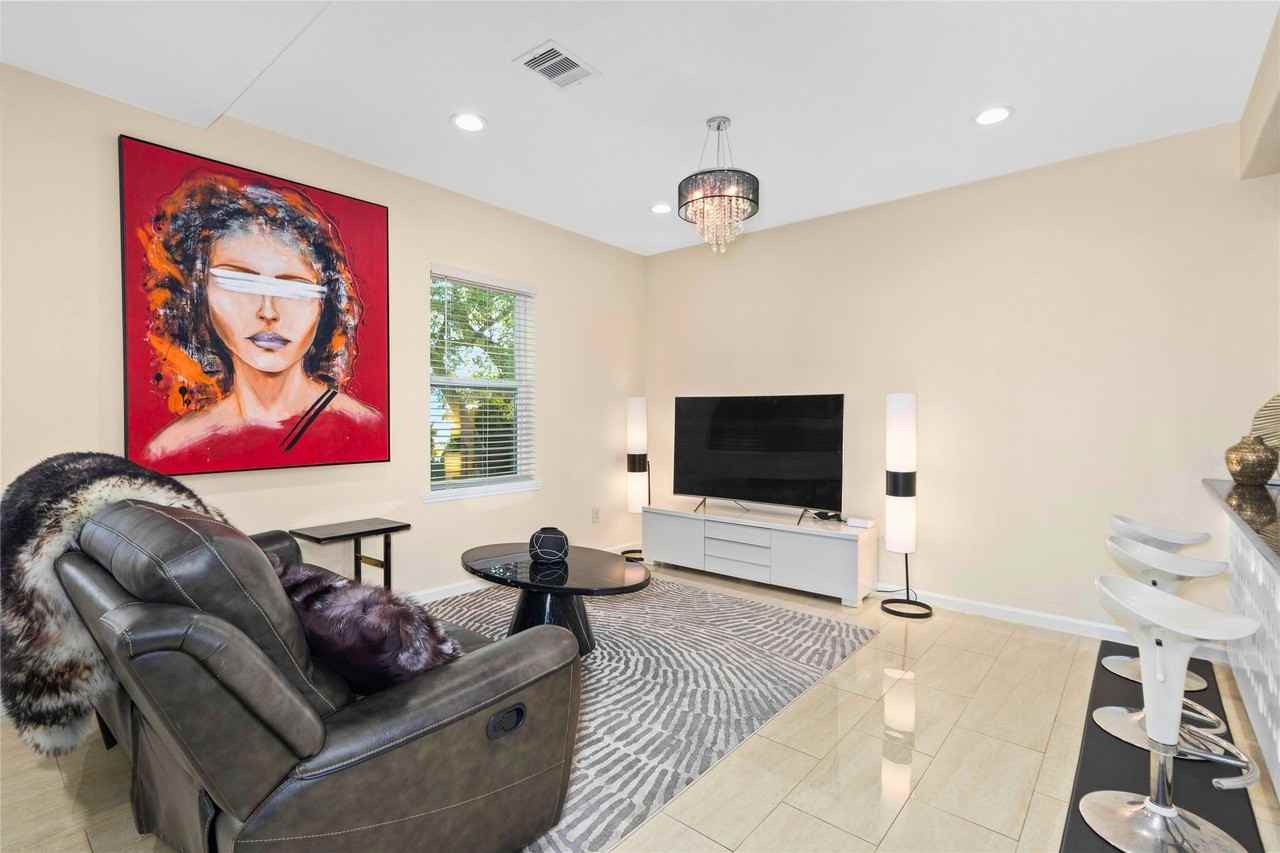 5324 Avenue R - Photo 3 of 26