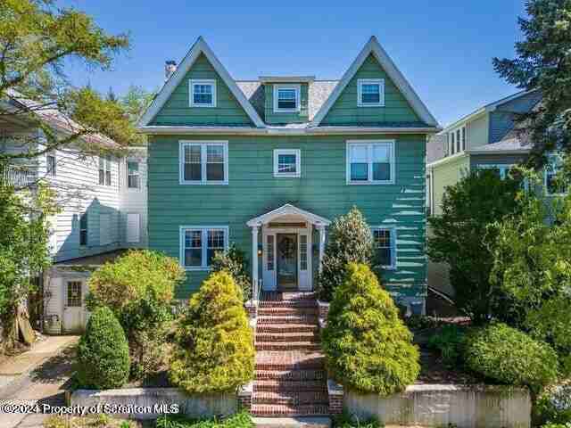 510 Quincy Ave - Photo 2 of 13