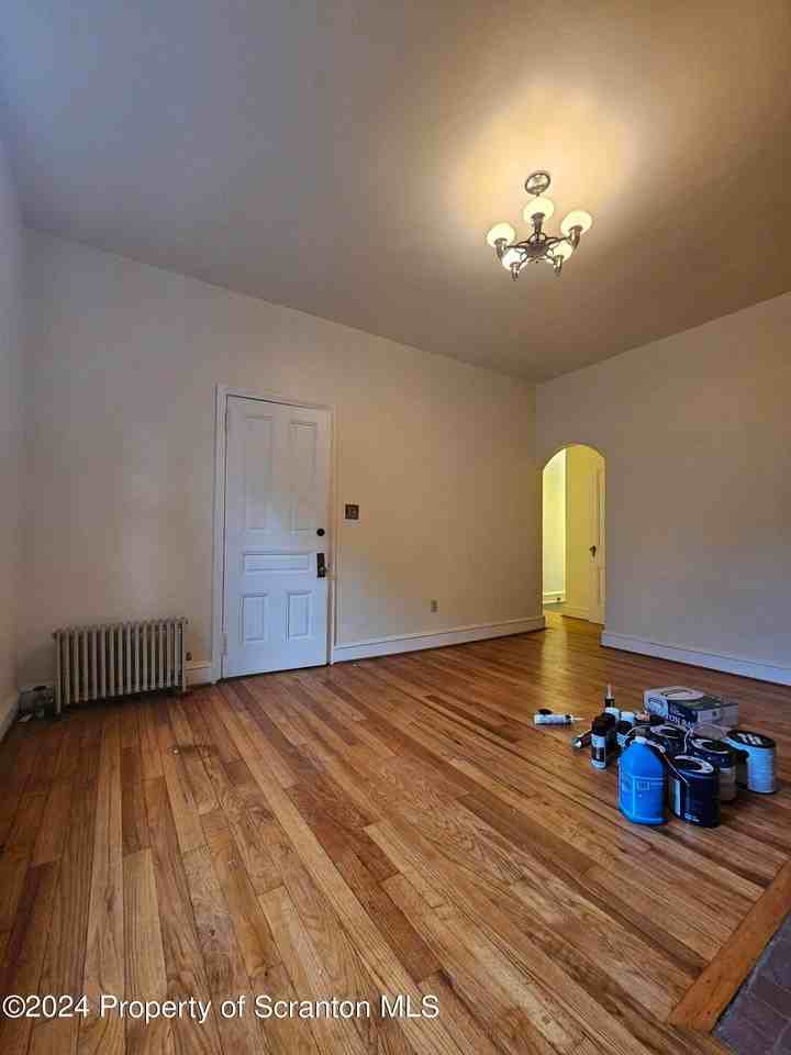 510 Quincy Ave - Photo 6 of 13